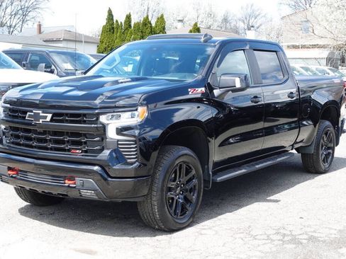 Used 2022 Chevrolet Silverado 1500 LT Trail Boss w/ LT Trail Boss Premium Package AWD/4WD image 2