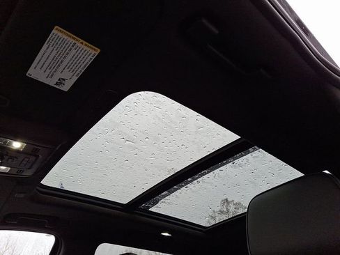 Used 2021 GMC Yukon XL Denali w/ Denali Premium Package image 22