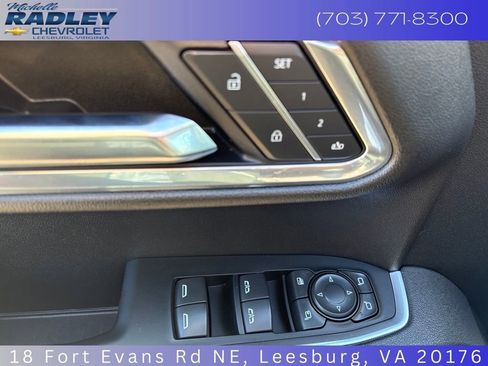 Used 2025 GMC Sierra 1500 SLT image 14