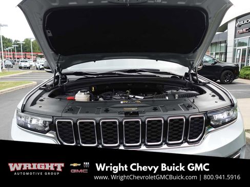 Used 2023 Jeep Grand Cherokee Limited image 29
