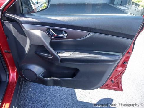 Used 2016 Nissan Rogue S w/ Appearance Package FWD image 21