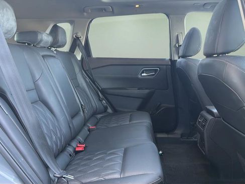 Certified 2023 Nissan Rogue Platinum w/ Platinum Premium Package image 17