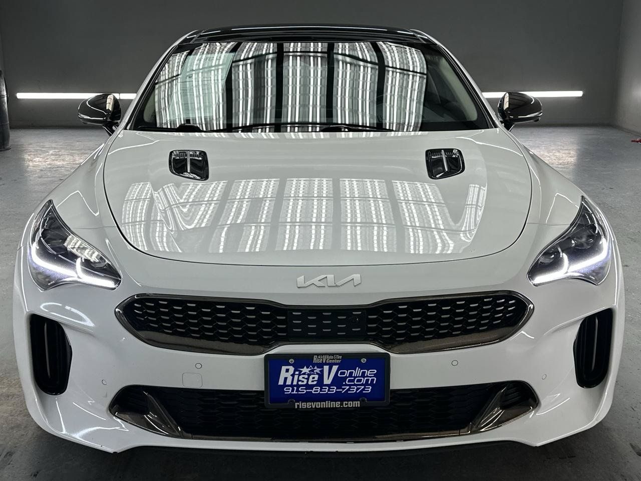 Used 2022 Kia Stinger GT2 RWD image 2