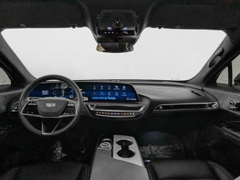 Used 2024 Cadillac Lyriq Tech RWD image 27