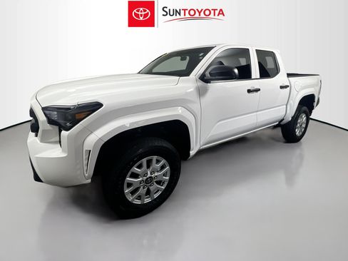 Used 2025 Toyota Tacoma SR image 9