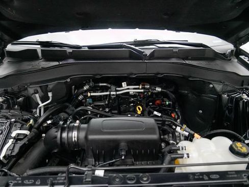 Used 2022 Ford Explorer XLT w/ Equipment Group 202A AWD/4WD image 16