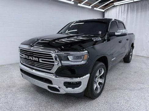 Used 2023 RAM 1500 Laramie AWD/4WD image 5