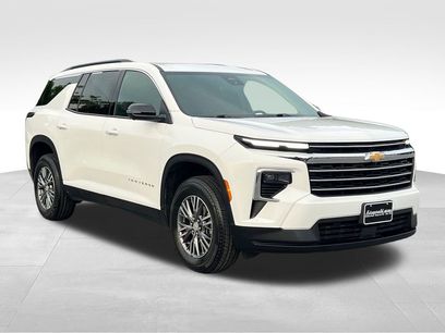 Used 2024 Chevrolet Traverse LT
