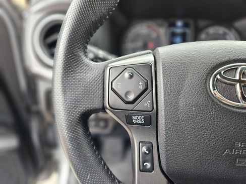 Used 2021 Toyota Tacoma TRD Sport w/ Technology Package image 29