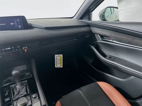 New 2025 MAZDA MAZDA3 Carbon image 20