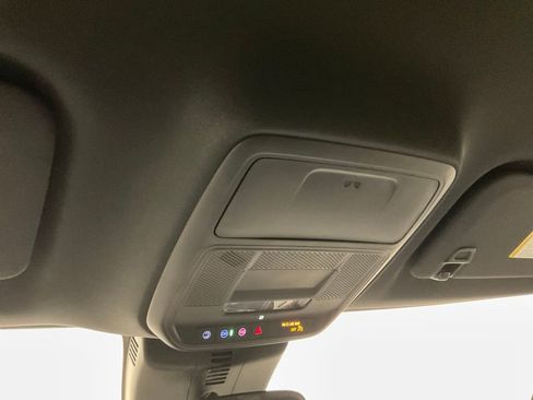 Used 2024 Chevrolet Traverse LT image 24