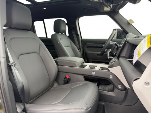 New 2026 Land Rover Defender 130 X-Dynamic SE AWD/4WD image 21