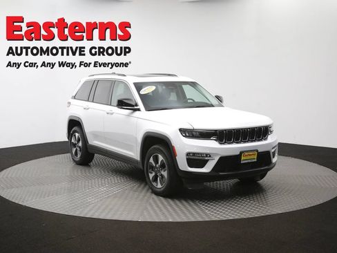 Used 2022 Jeep Grand Cherokee Limited 4xe w/ Luxury Tech Group II AWD/4WD image 54