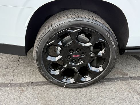 New 2026 GMC Yukon XL Denali Ultimate AWD/4WD image 11