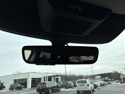 Used 2024 Nissan Pathfinder SL image 27