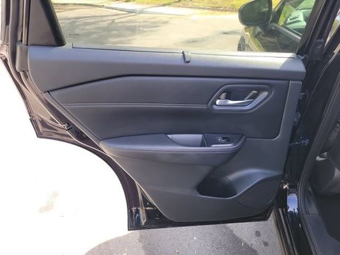 Used 2024 Nissan Rogue SL w/ SL Premium Package FWD image 16