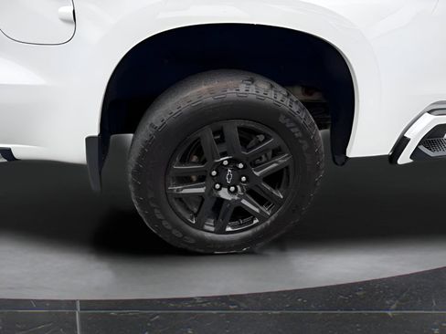 Used 2024 Chevrolet Silverado 1500 Custom AWD/4WD image 12