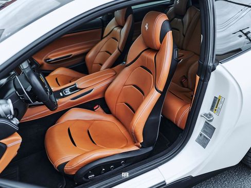 Used 2018 Ferrari GTC4Lusso image 38