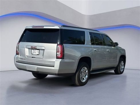 Used 2019 GMC Yukon XL SLT w/ Open Road Package RWD image 3