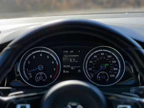 Used 2016 Volkswagen Golf 4-Door image 12