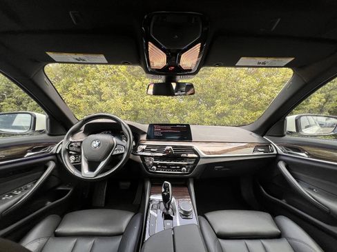Used 2020 BMW 530i RWD image 28