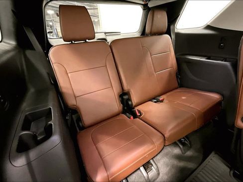 Used 2018 Chevrolet Traverse High Country image 37