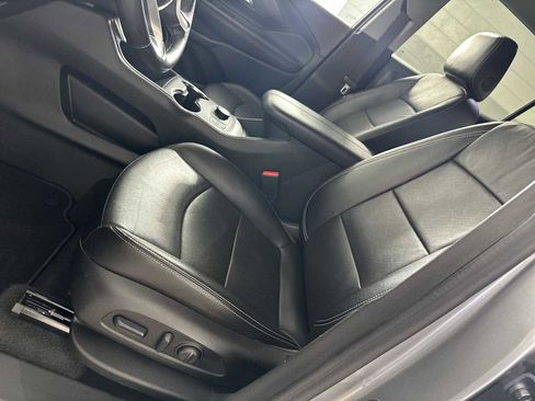 Used 2024 GMC Terrain SLT image 11