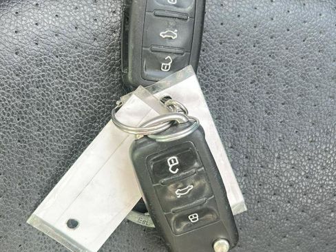 Used 2013 Volkswagen Jetta SE FWD image 23