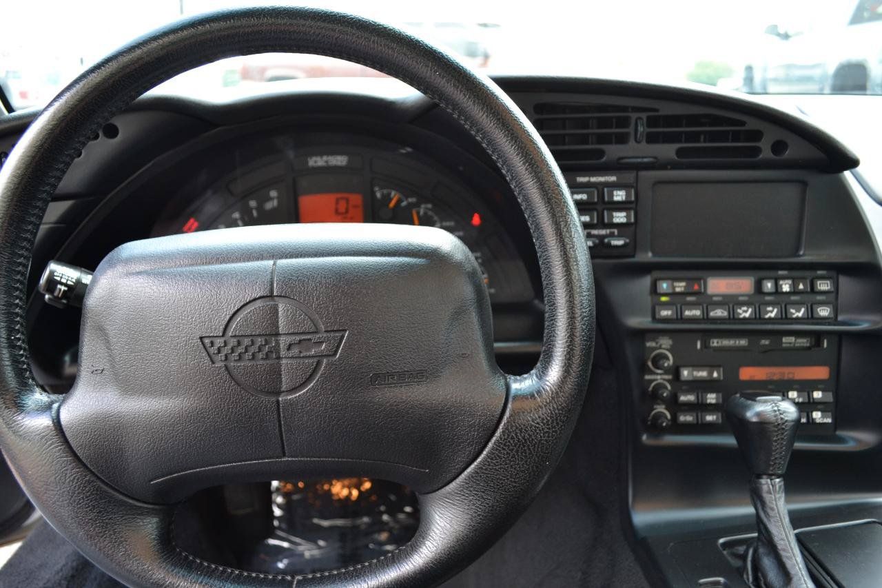 Used 1996 Chevrolet Corvette Coupe RWD image 16