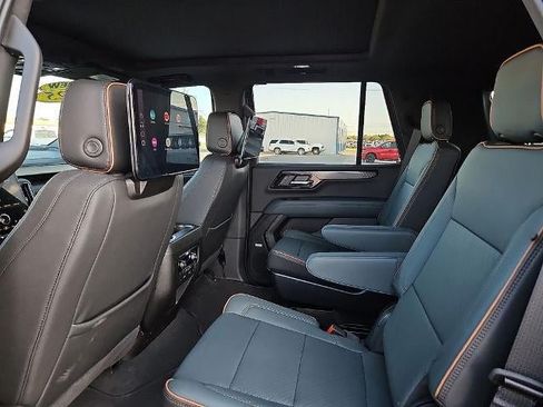 Used 2025 GMC Yukon AT4 w/ AT4 Premium Plus Package AWD/4WD image 17