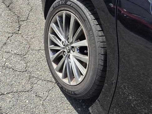 Used 2016 Toyota Avalon Limited w/ Toyota Safety Sense Package image 17