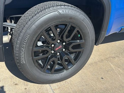 Used 2022 GMC Sierra 1500 Elevation image 11