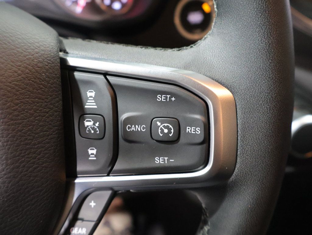 Used 2025 RAM 1500 Big Horn AWD/4WD image 33