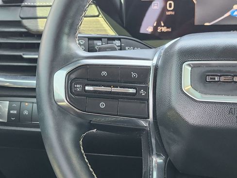 Used 2024 GMC Acadia Denali FWD image 27