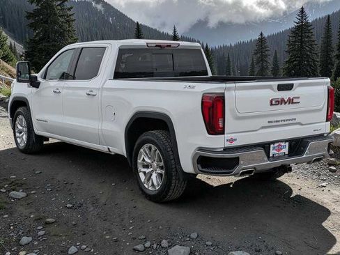 Used 2022 GMC Sierra 1500 SLT w/ SLT Premium Plus Package AWD/4WD image 4