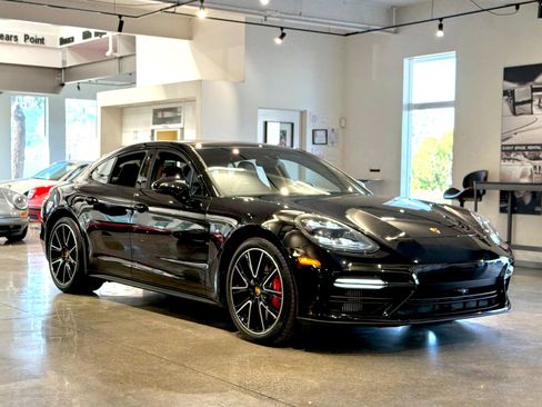 Used 2018 Porsche Panamera Turbo image 27