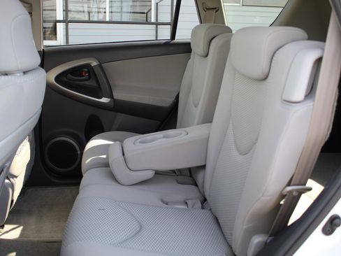 Used 2007 Toyota RAV4 Limited image 36