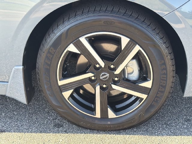 Certified 2024 Nissan Sentra SV FWD image 14