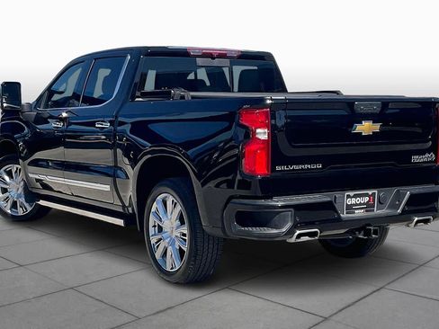 Used 2025 Chevrolet Silverado 1500 High Country w/ High Country Premium Package AWD/4WD image 12