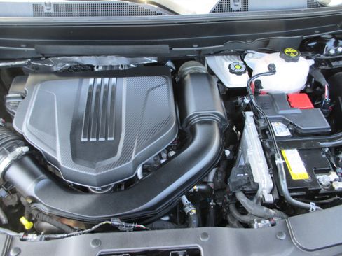 Used 2024 Chevrolet Traverse Z71 w/ Enhanced Driving Package AWD/4WD image 29