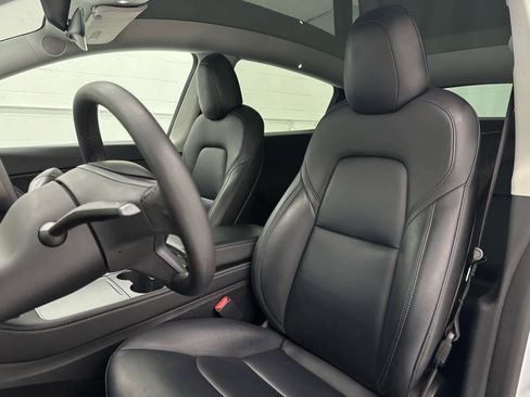 Used 2021 Tesla Model Y Performance image 13