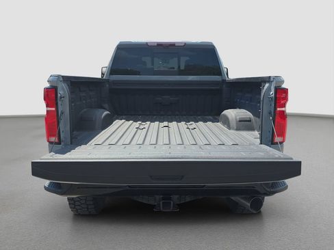 Used 2025 Chevrolet Silverado 2500 ZR2 AWD/4WD image 17