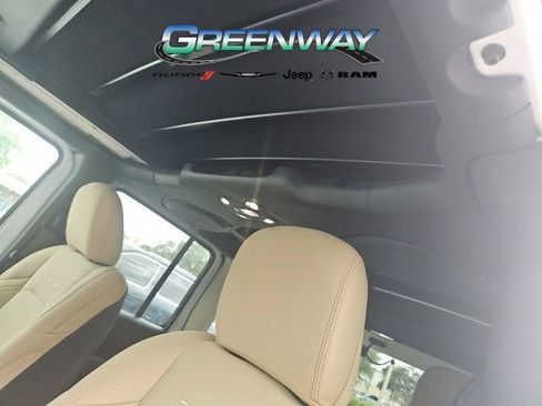 Used 2022 Jeep Wrangler Unlimited Sahara w/ Cold Weather Group AWD/4WD image 17