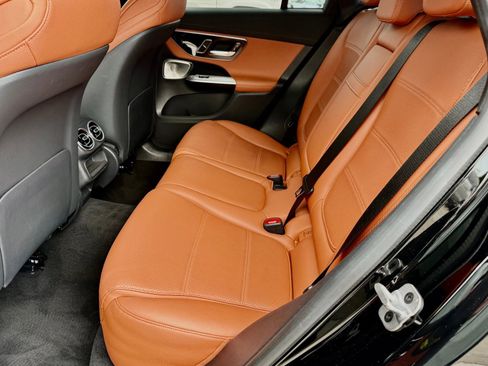 Used 2024 Mercedes-Benz GLC 300 image 42