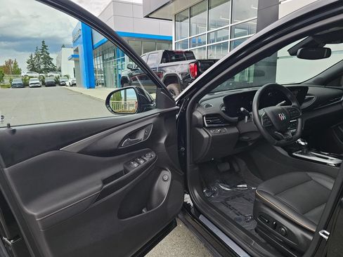 Used 2024 Buick Envista Avenir FWD image 23
