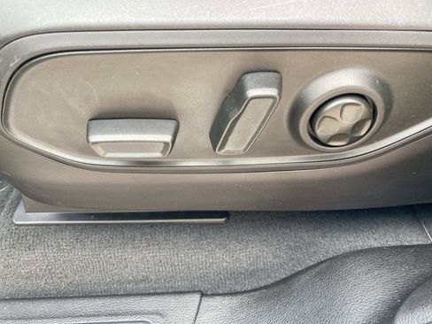Used 2024 Jeep Grand Cherokee Laredo X w/ Luxury Tech Group I RWD image 24