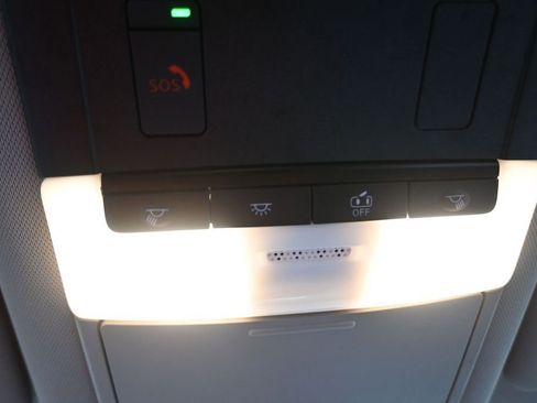 Used 2022 Nissan Rogue SV AWD/4WD image 16