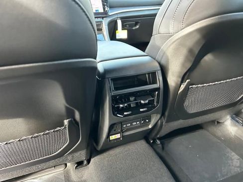 New 2026 Jeep Grand Cherokee Limited w/ Limited Altitude Package AWD/4WD image 15