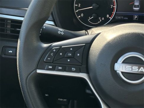 Used 2024 Nissan Altima 2.5 SV image 12