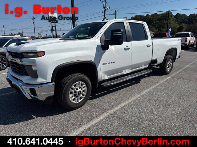 Used 2025 Chevrolet Silverado 2500 LT w/ Safety Package AWD/4WD image 2